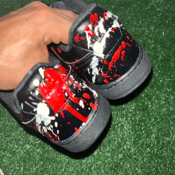 Custom nike shoes - Picture 2 of 3